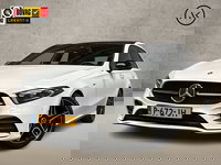Mercedes-Benz A-Klasse - 180 AMG Sport Automaat (SCHUIFDAK, SFEERVERLICHTING, GROOT NAVI, LEDER/ALCANTARA, CAMERA, SPORTSTOELEN, STOELVERWARMING, GETINT GLAS, NIEUWSTAAT)