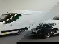 Renault Master - T35 2.3 dCi 135PK L2H2 Airco Cruise Control Camera Nav PDC V+A Trekhaak 270° Deuren