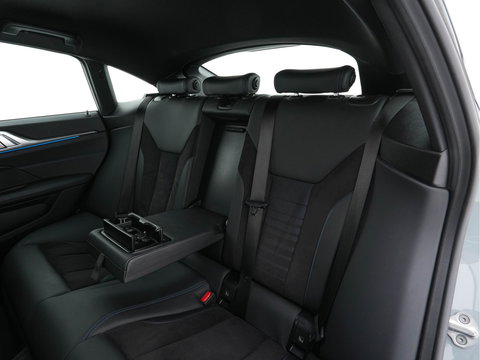 BMW i4 eDrive40 84 kWh M-Sport *M50 JAHRE* [ 3-Fase-11 kW ] {SOH-96%} (INCL-BTW) *LEATHER-ALCANTARA | FULL-LED | ADAPTIVE-CRUISE | HEATED-SPORTSEATS | CAMERA | DAB | DIGI-COCKPIT | NAVI-FULLMAP | AMBIENT-LIGHT | ECC | PDC | CARPLAY | KEYLESS | SHIFTPADDLES | 18