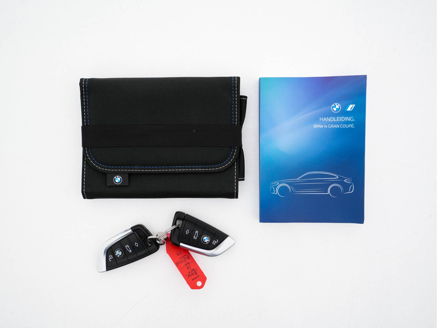 BMW i4 eDrive40 84 kWh M-Sport *M50 JAHRE* [ 3-Fase-11 kW ] {SOH-96%} (INCL-BTW) *LEATHER-ALCANTARA | FULL-LED | ADAPTIVE-CRUISE | HEATED-SPORTSEATS | CAMERA | DAB | DIGI-COCKPIT | NAVI-FULLMAP | AMBIENT-LIGHT | ECC | PDC | CARPLAY | KEYLESS | SHIFTPADDLES | 18