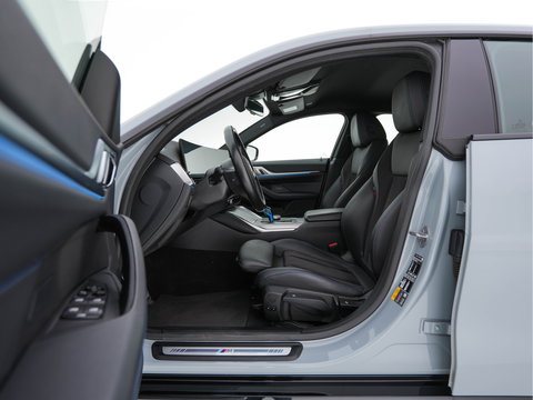 BMW i4 eDrive40 84 kWh M-Sport *M50 JAHRE* [ 3-Fase-11 kW ] {SOH-96%} (INCL-BTW) *LEATHER-ALCANTARA | FULL-LED | ADAPTIVE-CRUISE | HEATED-SPORTSEATS | CAMERA | DAB | DIGI-COCKPIT | NAVI-FULLMAP | AMBIENT-LIGHT | ECC | PDC | CARPLAY | KEYLESS | SHIFTPADDLES | 18