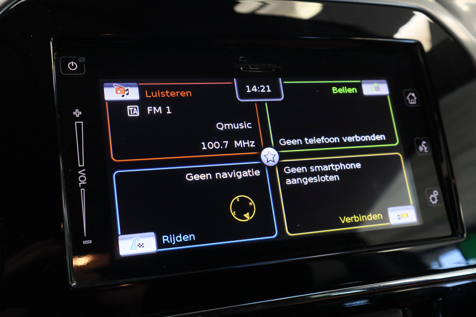 Suzuki Vitara 1.4 Boosterjet Style Smart Hybrid Navigatie Full-led Trekhaak 24 Maanden garantie* (Vraag naar de voorwaarden)