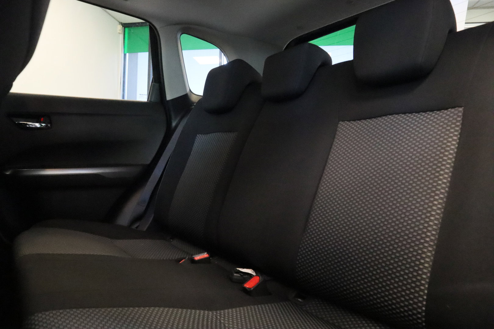 Suzuki Vitara 1.4 Boosterjet Style Smart Hybrid Navigatie Full-led Trekhaak 24 Maanden garantie* (Vraag naar de voorwaarden)