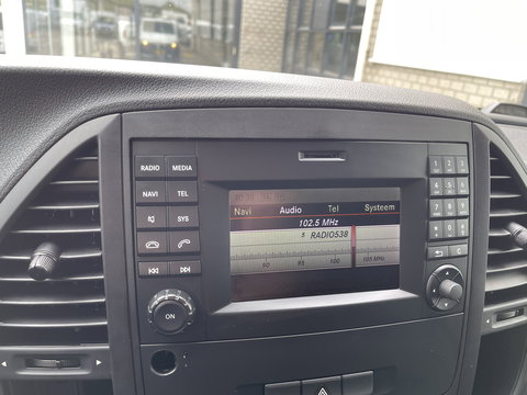 Mercedes-Benz Vito 109 CDI Lang L2H1 / rijklaar € 14.950 ex btw / lease vanaf € 329 / cruise / trekhaak / airco / navigatie / achteruit rijcamera / achterdeuren / euro 6 diesel !