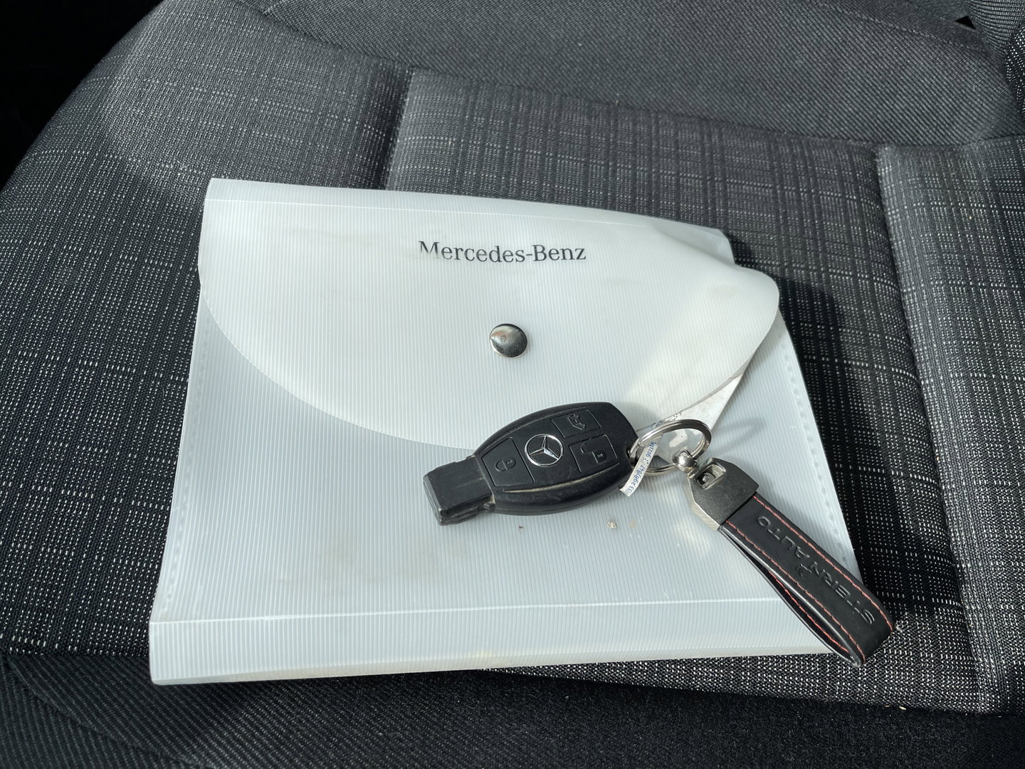 Mercedes-Benz Vito 109 CDI Lang L2H1 / rijklaar € 14.950 ex btw / lease vanaf € 329 / cruise / trekhaak / airco / navigatie / achteruit rijcamera / achterdeuren / euro 6 diesel !