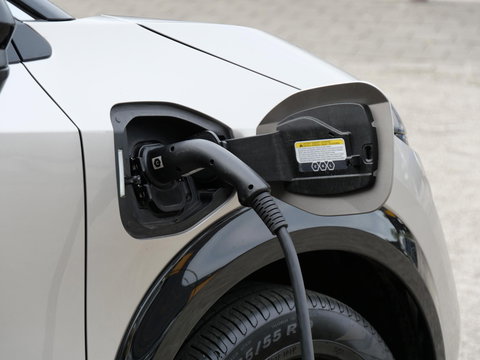 Nissan ARIYA 66kWh ADVANCE/ WARMTEPOMP/ 360° CAMERA/ ELEKT. KLEP/ SOH 99%