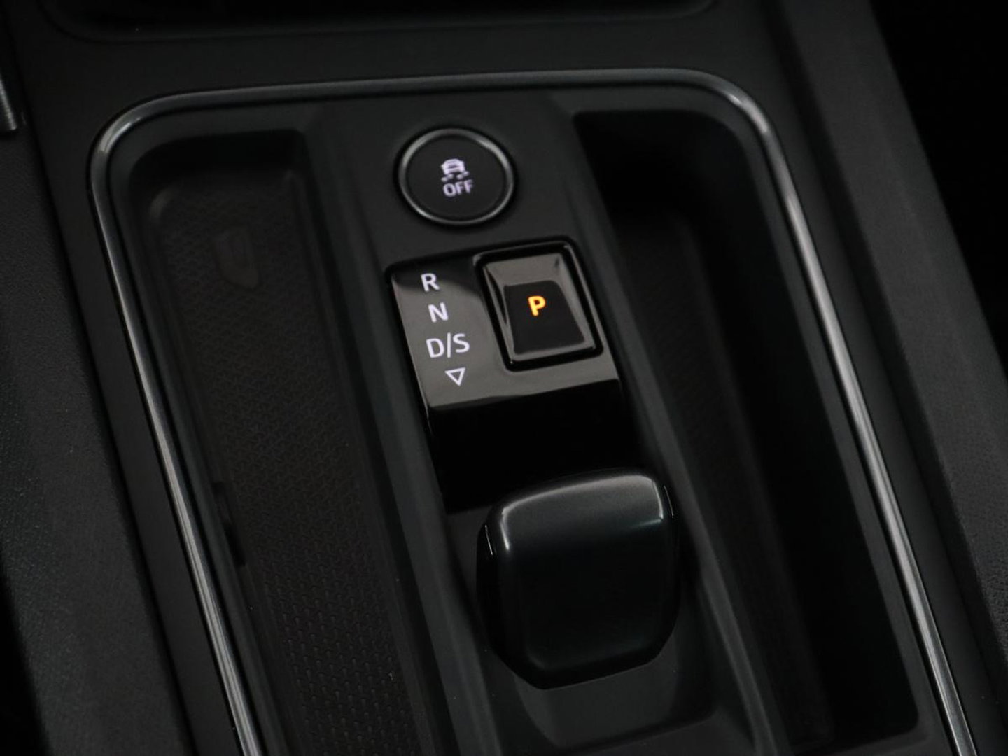 CUPRA Leon 1.4 eHybrid VZ | SOH 93,4% | Stoelverwarming | Trekhaak | Adaptive cruise | Carplay | Navigatie | Sfeerverlichting | Stuurverwarming | 19'' | Parkeerhulp | Climate control | Half leder | Sportstoelen | PHEV | Plug In