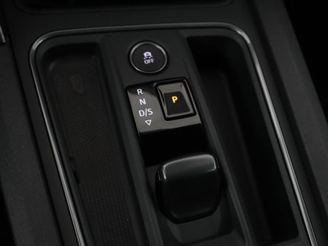 CUPRA Leon 1.4 eHybrid VZ | SOH 93,4% | Stoelverwarming | Trekhaak | Adaptive cruise | Carplay | Navigatie | Sfeerverlichting | Stuurverwarming | 19'' | Parkeerhulp | Climate control | Half leder | Sportstoelen | PHEV | Plug In