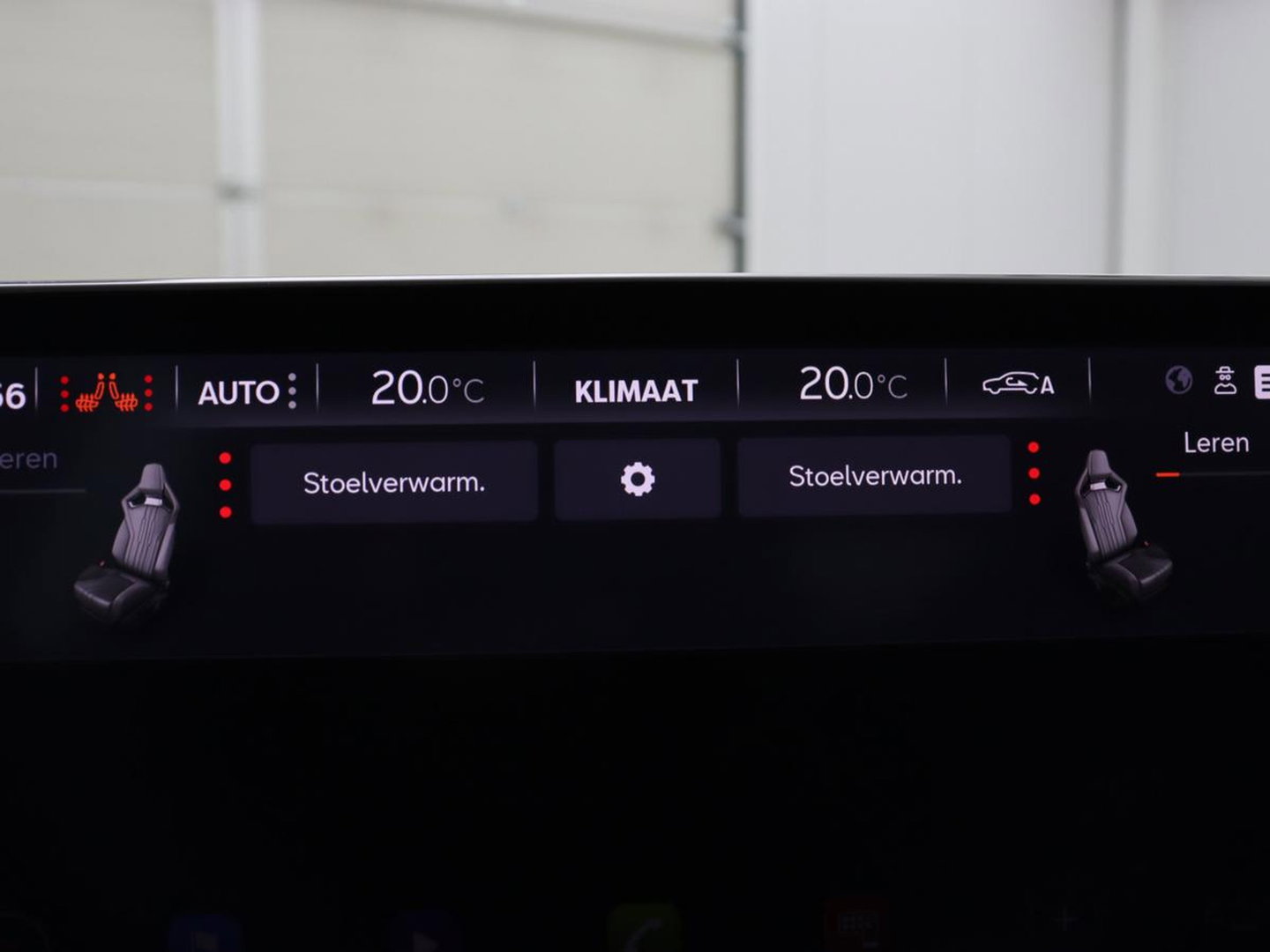 CUPRA Leon 1.4 eHybrid VZ | SOH 93,4% | Stoelverwarming | Trekhaak | Adaptive cruise | Carplay | Navigatie | Sfeerverlichting | Stuurverwarming | 19'' | Parkeerhulp | Climate control | Half leder | Sportstoelen | PHEV | Plug In