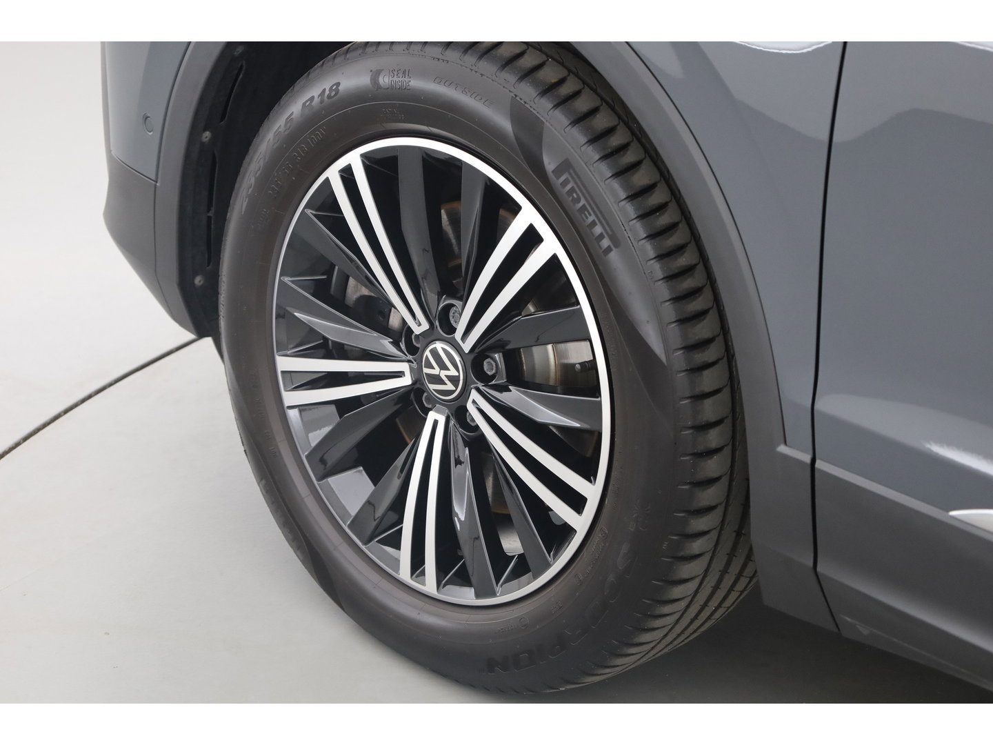 Volkswagen Tiguan 1.4 TSI eHybrid Life | Pano | IQ. Light | Digi. Dashboard | Camera | Adapt. Cruise | 4x Stoelverw. | Apple CarPlay |