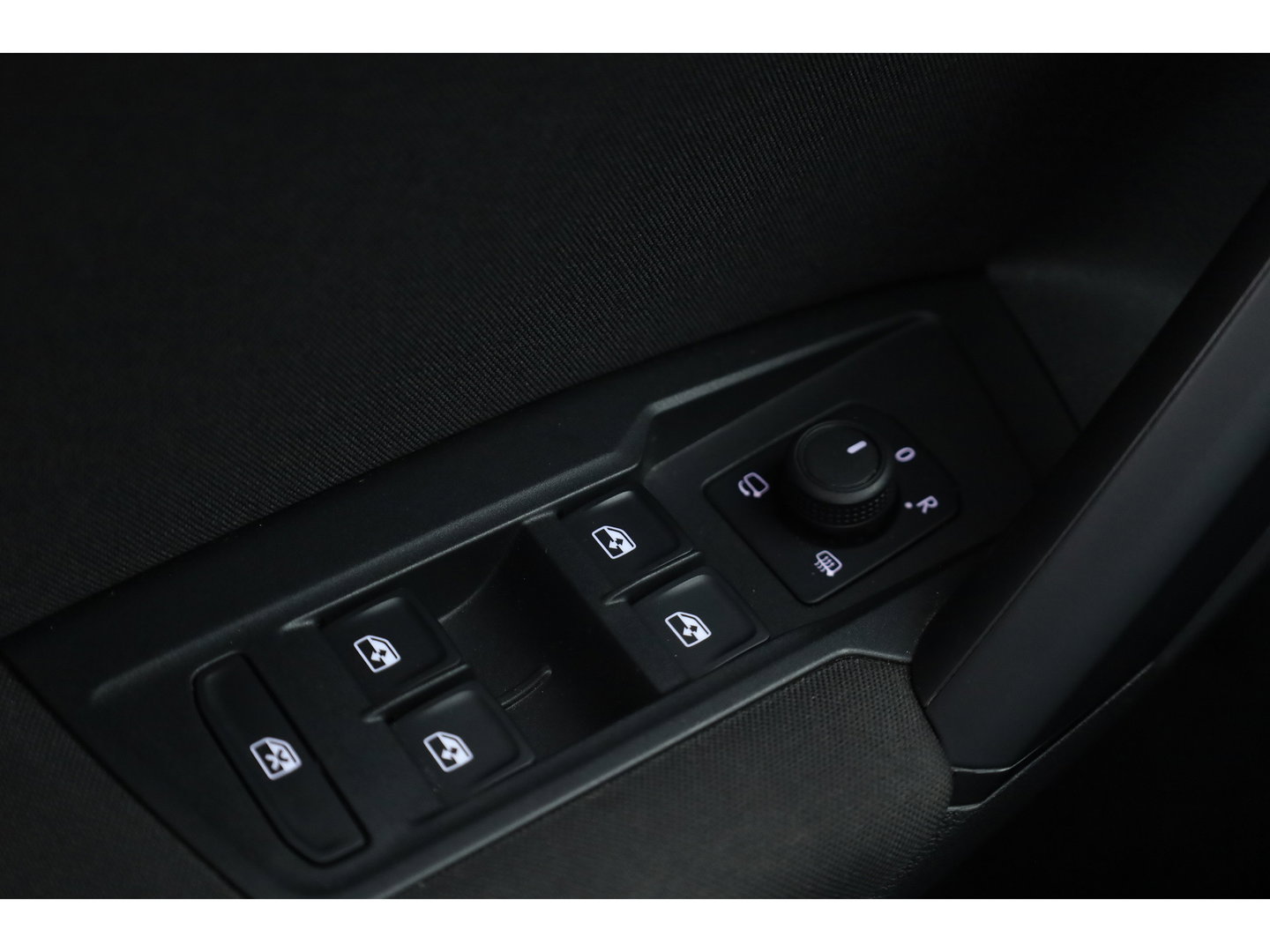 Volkswagen Tiguan 1.4 TSI eHybrid Life | Pano | IQ. Light | Digi. Dashboard | Camera | Adapt. Cruise | 4x Stoelverw. | Apple CarPlay |