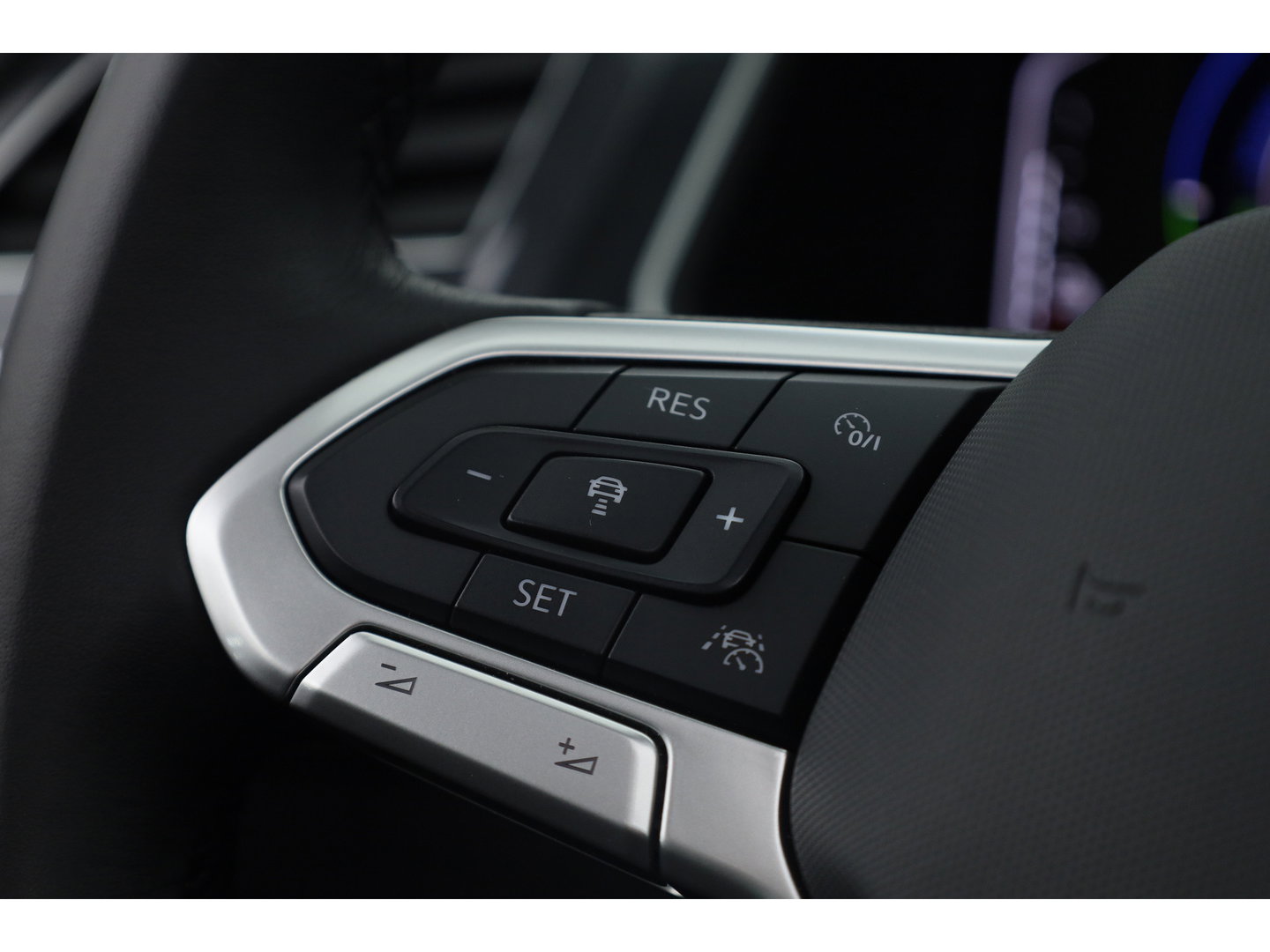 Volkswagen Tiguan 1.4 TSI eHybrid Life | Pano | IQ. Light | Digi. Dashboard | Camera | Adapt. Cruise | 4x Stoelverw. | Apple CarPlay |