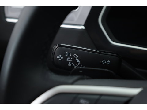 Volkswagen Tiguan 1.4 TSI eHybrid Life | Pano | IQ. Light | Digi. Dashboard | Camera | Adapt. Cruise | 4x Stoelverw. | Apple CarPlay |