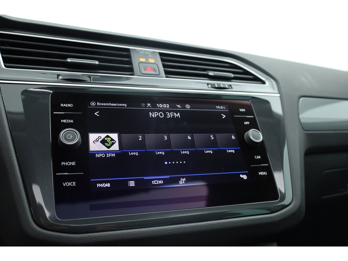 Volkswagen Tiguan 1.4 TSI eHybrid Life | Pano | IQ. Light | Digi. Dashboard | Camera | Adapt. Cruise | 4x Stoelverw. | Apple CarPlay |