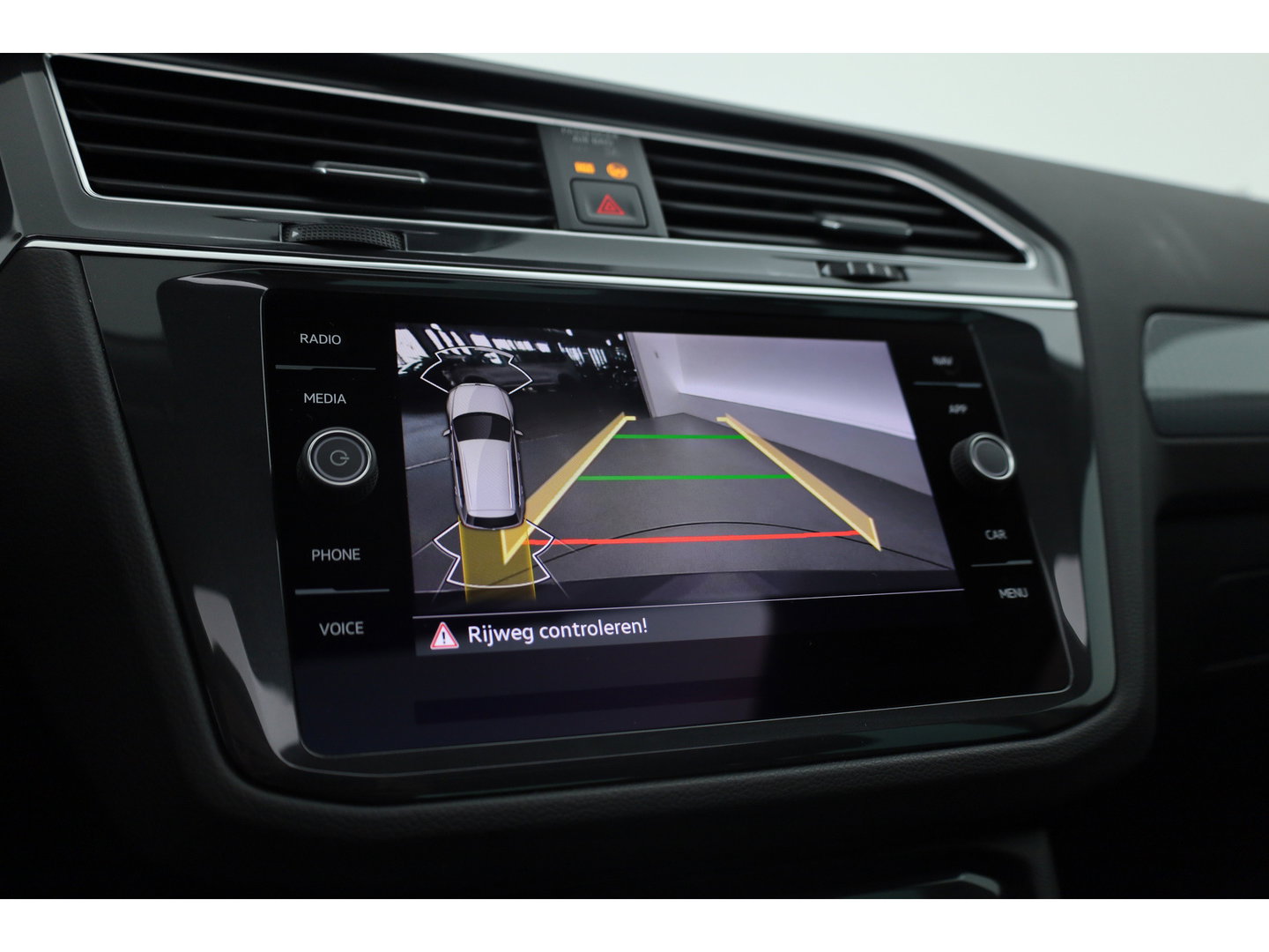 Volkswagen Tiguan 1.4 TSI eHybrid Life | Pano | IQ. Light | Digi. Dashboard | Camera | Adapt. Cruise | 4x Stoelverw. | Apple CarPlay |