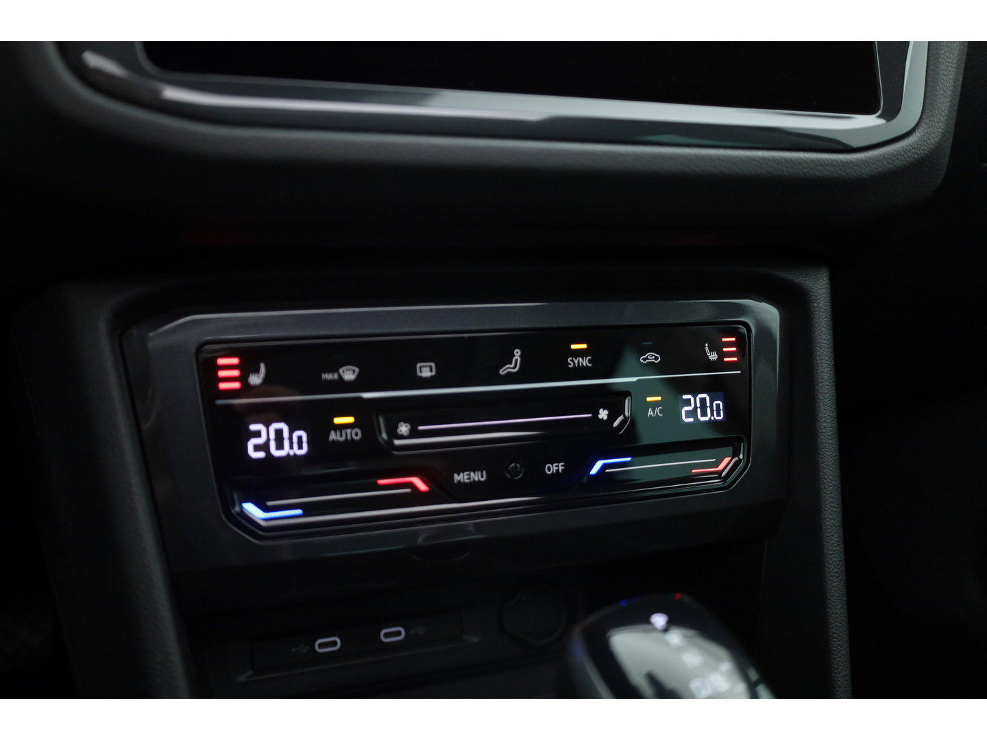 Volkswagen Tiguan 1.4 TSI eHybrid Life | Pano | IQ. Light | Digi. Dashboard | Camera | Adapt. Cruise | 4x Stoelverw. | Apple CarPlay |