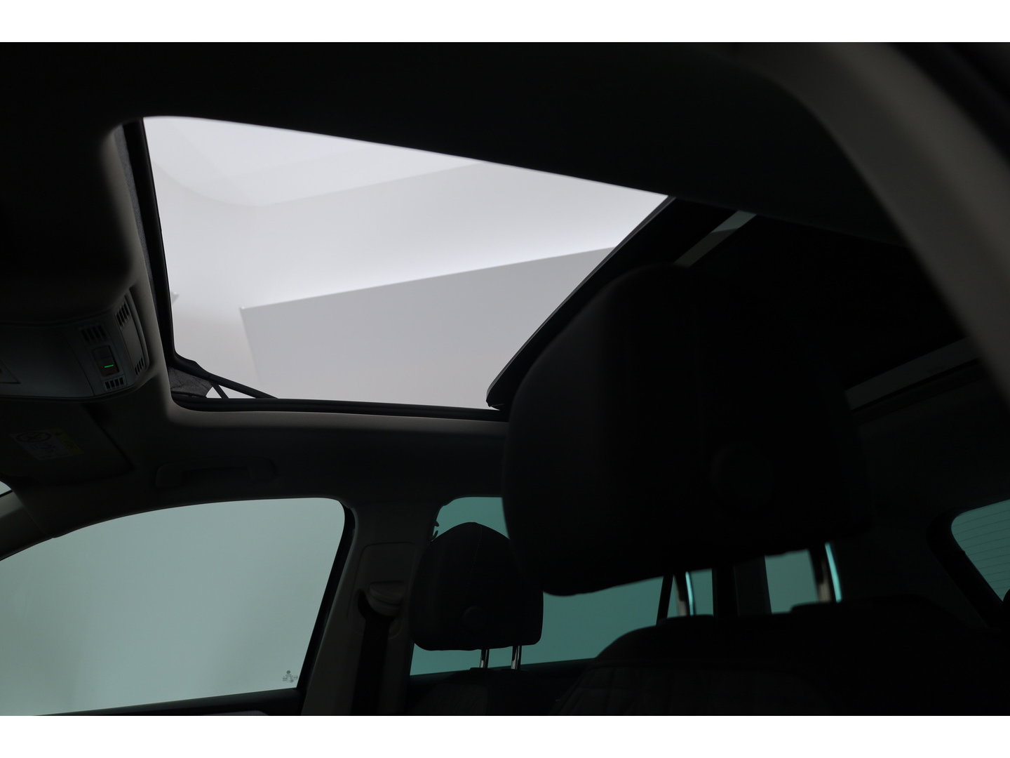 Volkswagen Tiguan 1.4 TSI eHybrid Life | Pano | IQ. Light | Digi. Dashboard | Camera | Adapt. Cruise | 4x Stoelverw. | Apple CarPlay |