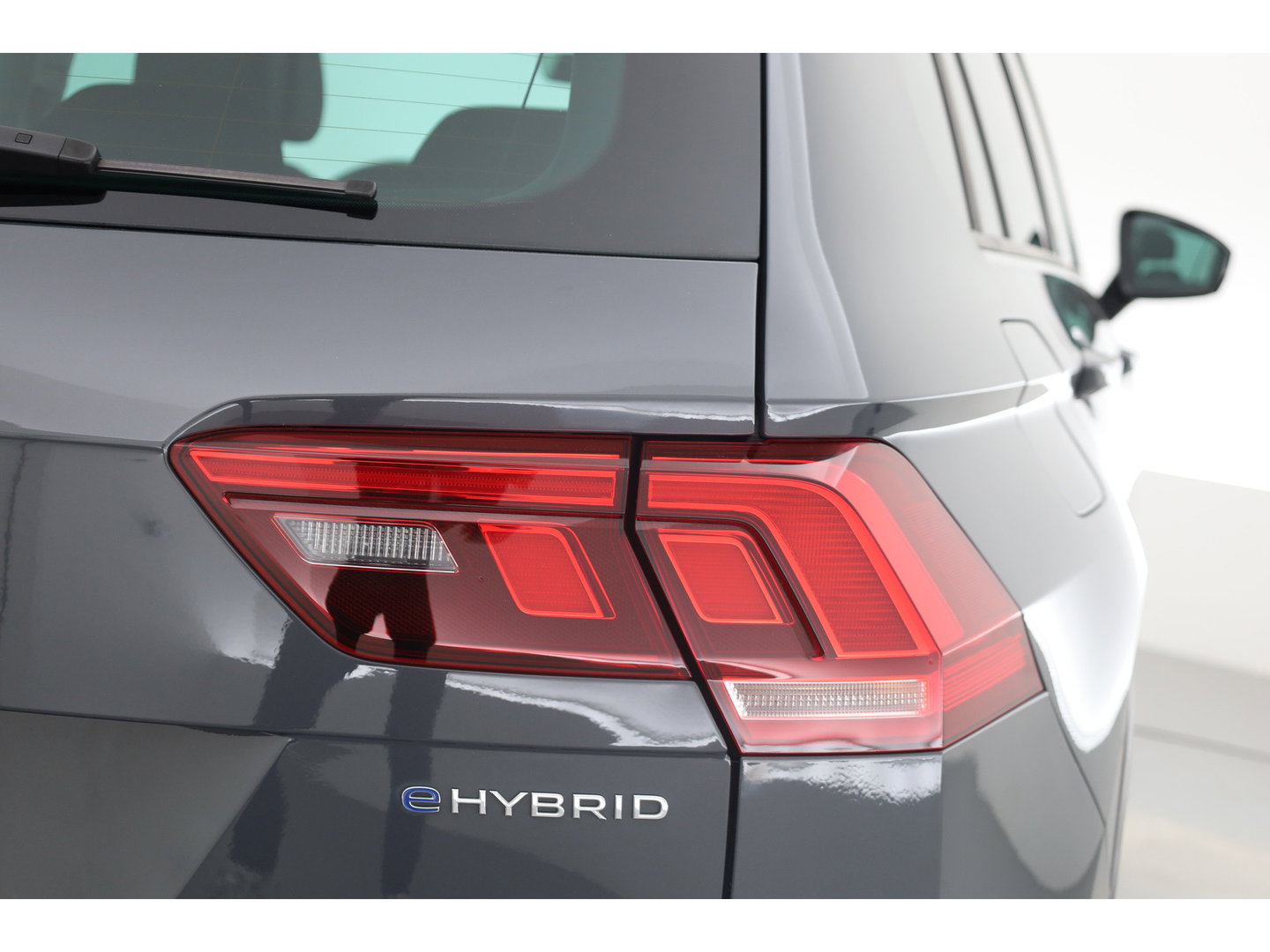 Volkswagen Tiguan 1.4 TSI eHybrid Life | Pano | IQ. Light | Digi. Dashboard | Camera | Adapt. Cruise | 4x Stoelverw. | Apple CarPlay |