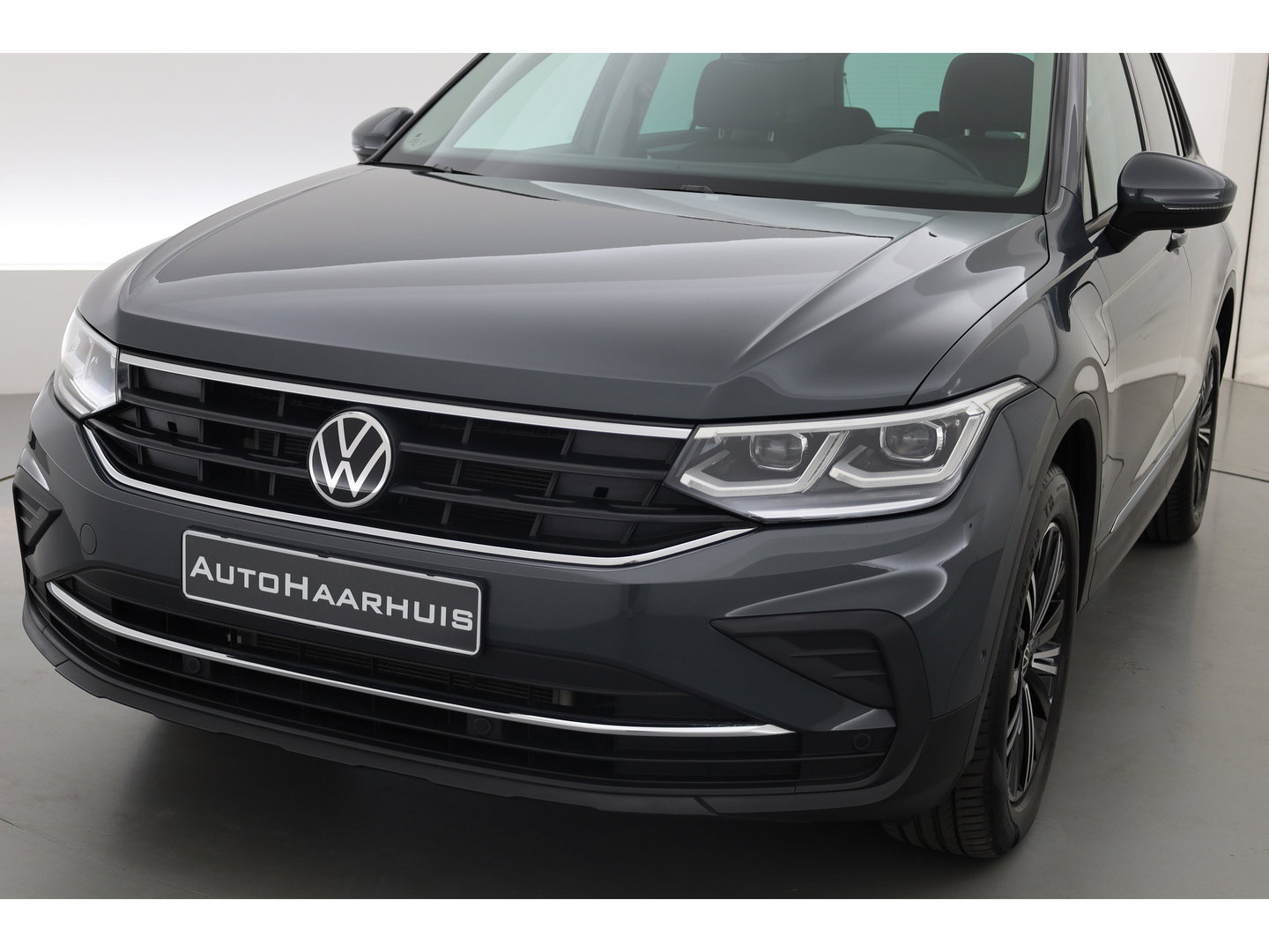 Volkswagen Tiguan 1.4 TSI eHybrid Life | Pano | IQ. Light | Digi. Dashboard | Camera | Adapt. Cruise | 4x Stoelverw. | Apple CarPlay |