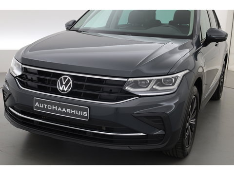 Volkswagen Tiguan 1.4 TSI eHybrid Life | Pano | IQ. Light | Digi. Dashboard | Camera | Adapt. Cruise | 4x Stoelverw. | Apple CarPlay |