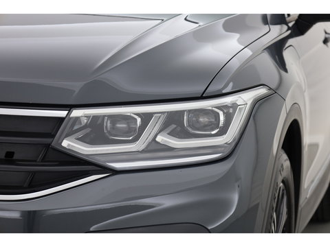 Volkswagen Tiguan 1.4 TSI eHybrid Life | Pano | IQ. Light | Digi. Dashboard | Camera | Adapt. Cruise | 4x Stoelverw. | Apple CarPlay |
