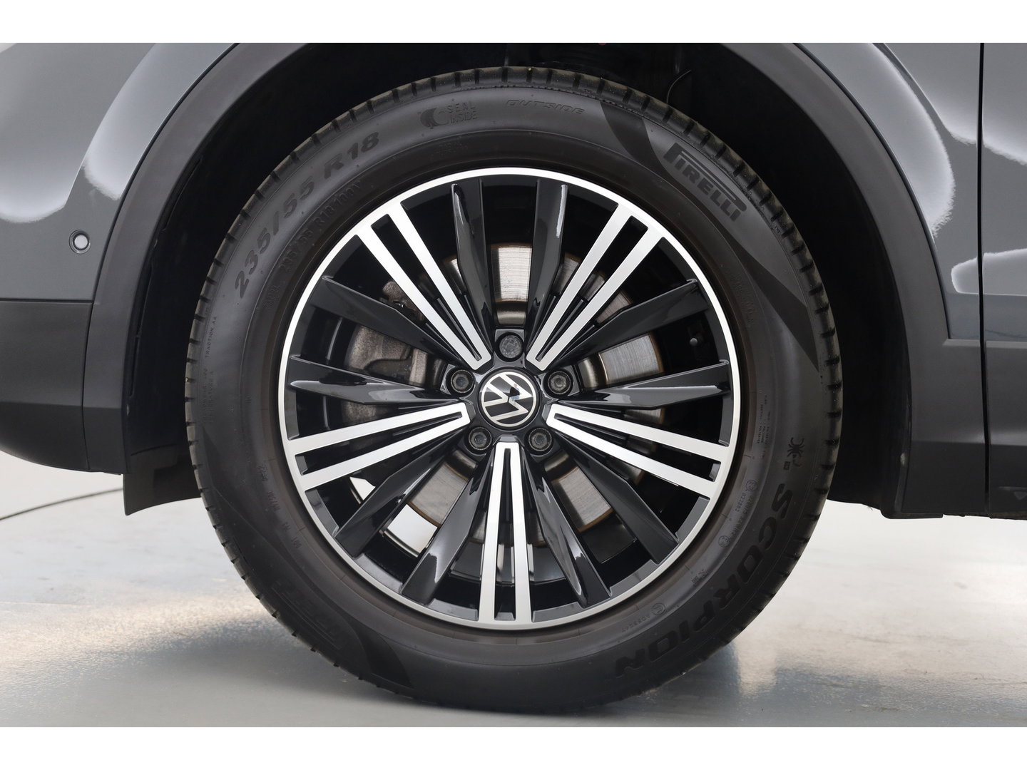 Volkswagen Tiguan 1.4 TSI eHybrid Life | Pano | IQ. Light | Digi. Dashboard | Camera | Adapt. Cruise | 4x Stoelverw. | Apple CarPlay |