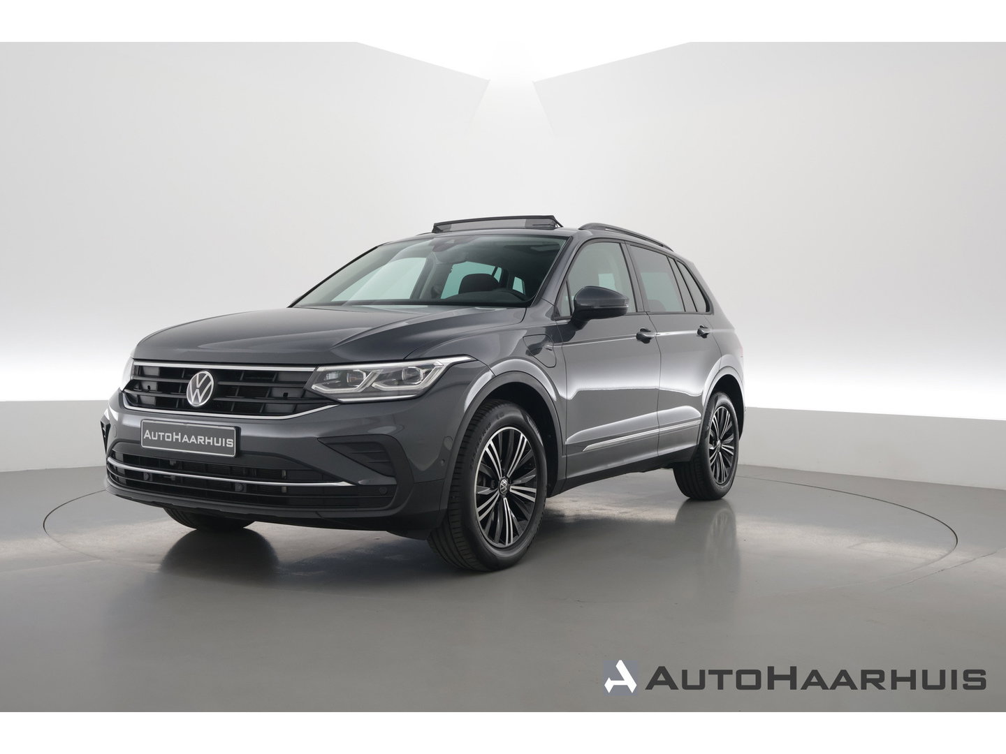 Volkswagen Tiguan 1.4 TSI eHybrid Life | Pano | IQ. Light | Digi. Dashboard | Camera | Adapt. Cruise | 4x Stoelverw. | Apple CarPlay |