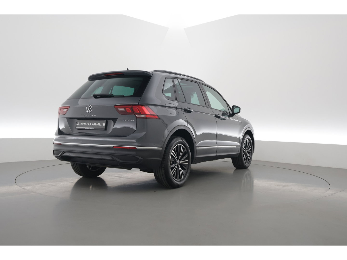 Volkswagen Tiguan 1.4 TSI eHybrid Life | Pano | IQ. Light | Digi. Dashboard | Camera | Adapt. Cruise | 4x Stoelverw. | Apple CarPlay |