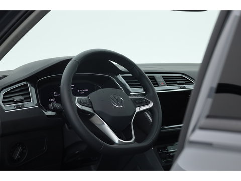 Volkswagen Tiguan 1.4 TSI eHybrid Life | Pano | IQ. Light | Digi. Dashboard | Camera | Adapt. Cruise | 4x Stoelverw. | Apple CarPlay |