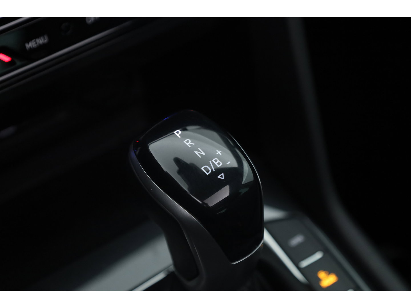 Volkswagen Tiguan 1.4 TSI eHybrid Life | Pano | IQ. Light | Digi. Dashboard | Camera | Adapt. Cruise | 4x Stoelverw. | Apple CarPlay |