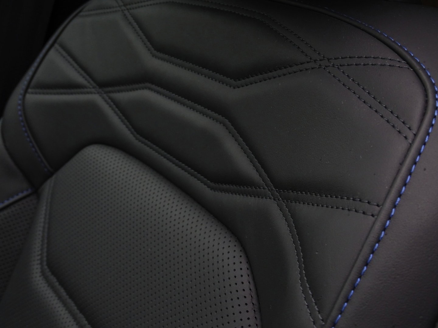 Volkswagen Touareg 3.0 TSi R eHybr 462PK 4M / Highline / 2024 / LED