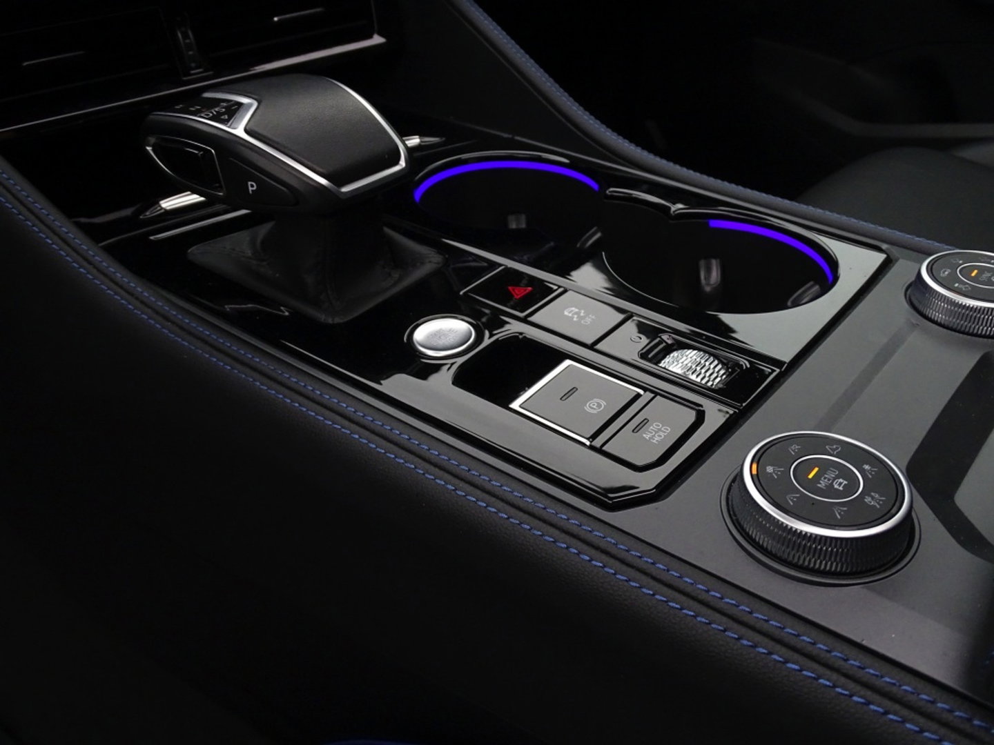 Volkswagen Touareg 3.0 TSi R eHybr 462PK 4M / Highline / 2024 / LED