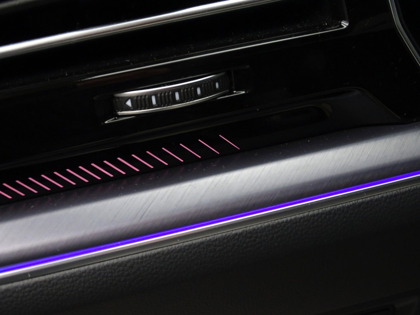 Volkswagen Touareg 3.0 TSi R eHybr 462PK 4M / Highline / 2024 / LED