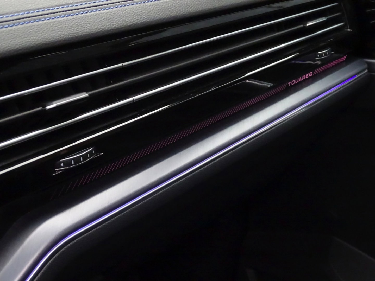 Volkswagen Touareg 3.0 TSi R eHybr 462PK 4M / Highline / 2024 / LED