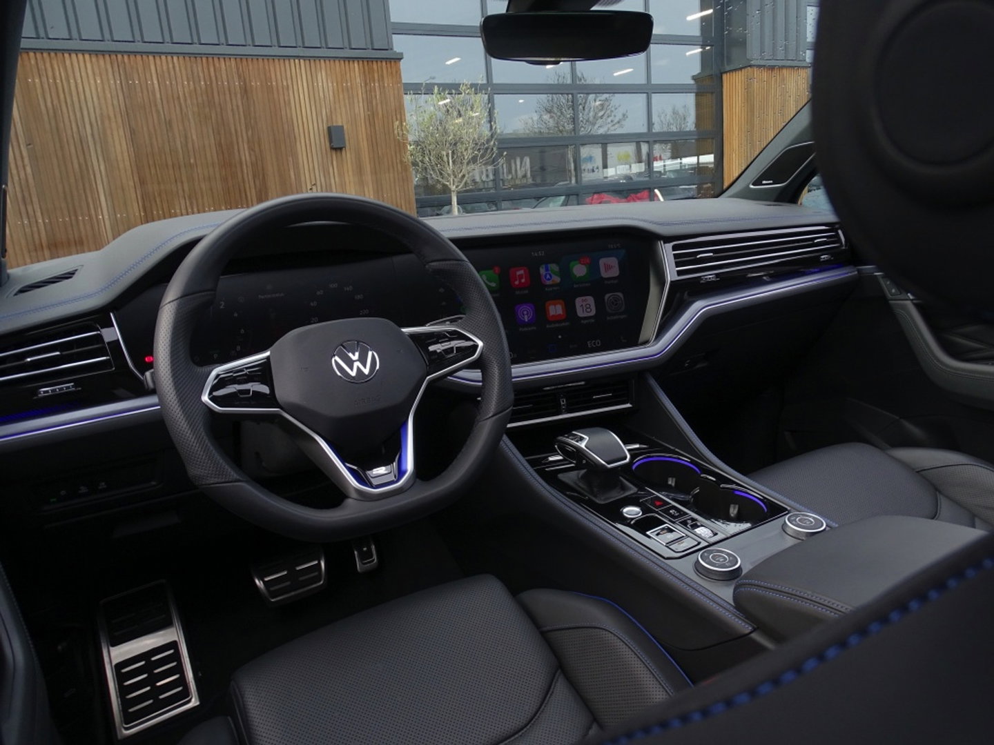 Volkswagen Touareg 3.0 TSi R eHybr 462PK 4M / Highline / 2024 / LED