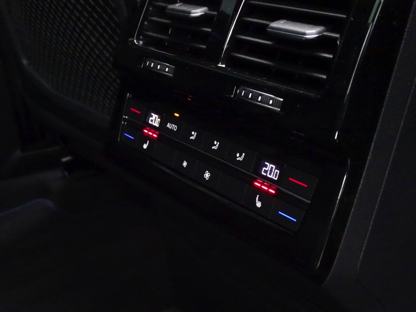 Volkswagen Touareg 3.0 TSi R eHybr 462PK 4M / Highline / 2024 / LED