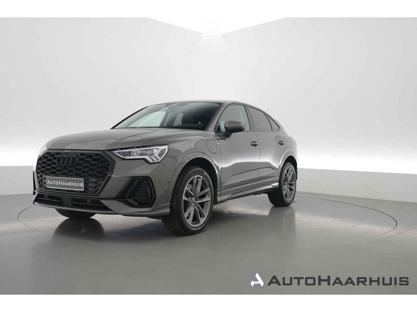 Audi Q3 Sportback 45 TFSI e S Edition | Sonos Audio | Adapt. Cruise | Elek. Stoelen | 19'' | Keyless | Navi | PDC | S Line