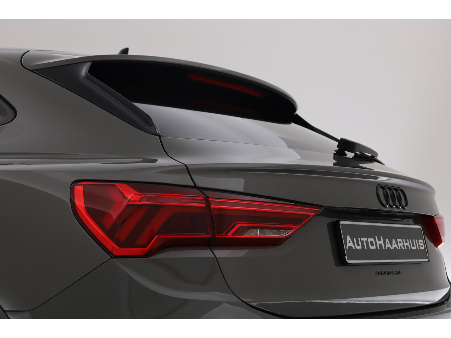 Audi Q3 Sportback 45 TFSI e S Edition | Sonos Audio | Adapt. Cruise | Elek. Stoelen | 19'' | Keyless | Navi | PDC | S Line