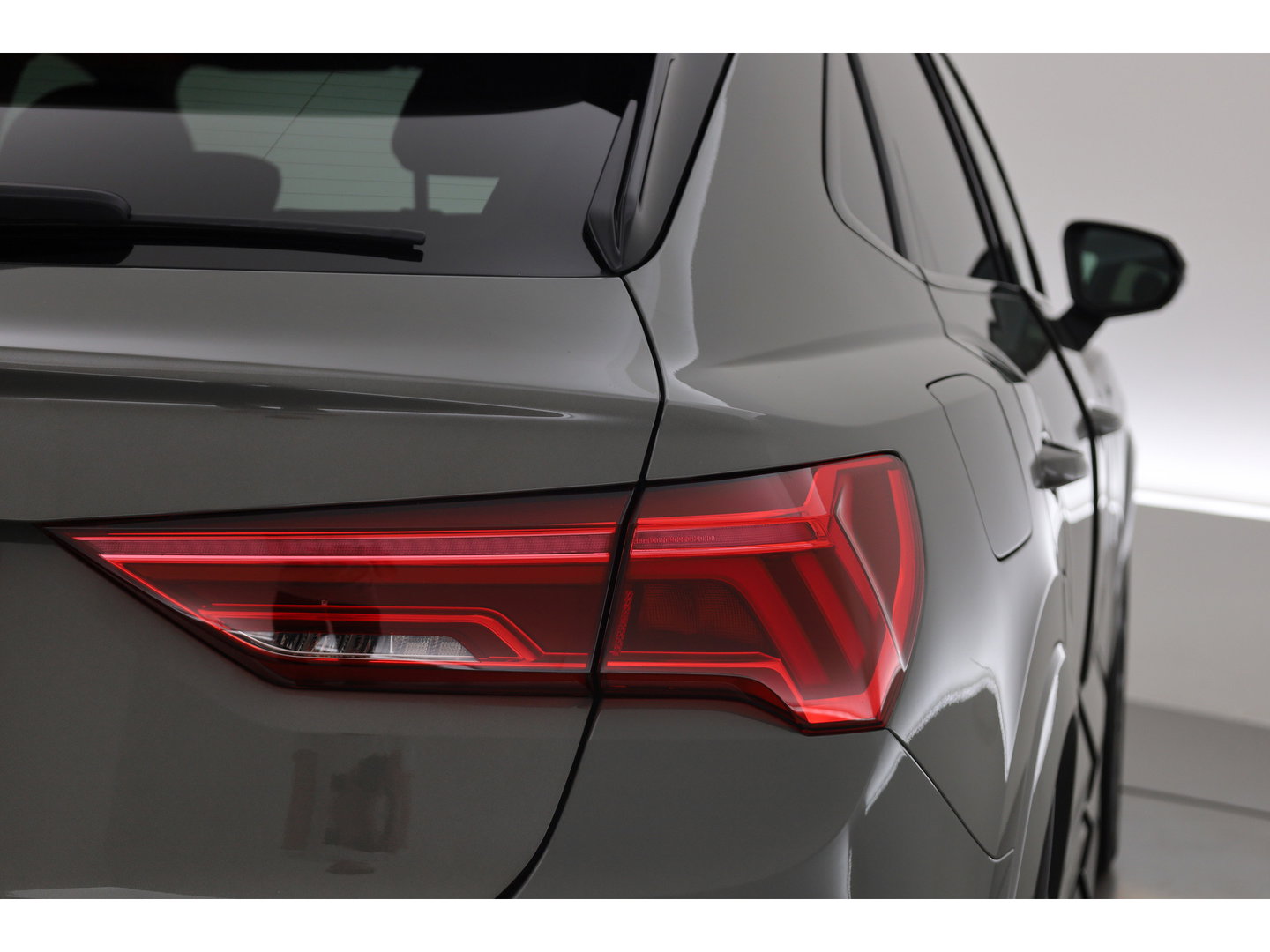 Audi Q3 Sportback 45 TFSI e S Edition | Sonos Audio | Adapt. Cruise | Elek. Stoelen | 19'' | Keyless | Navi | PDC | S Line