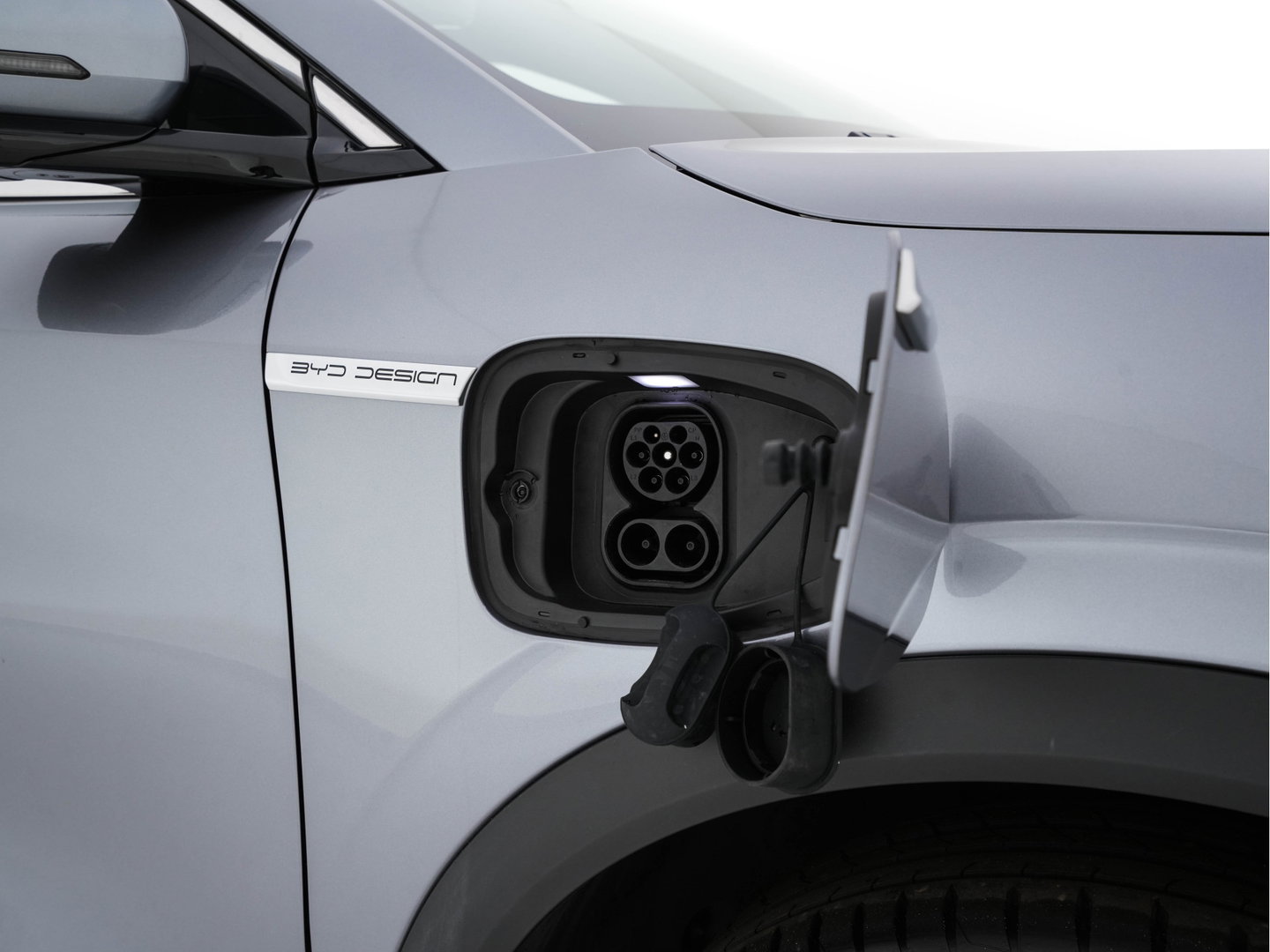 BYD ATTO 3 Comfort 60 kWh [ 3-Fase ] {SOH-92%} (INCL.BTW) *PANO | ADAPTIVE-CRUISE | LEATHER | FULL-LED | TOP-VIEW | BLIND-SPOT | HEATED-COMFORTSEATS | DIGI-COCKPIT | CARPLAY | DAB | NAVI-FULLMAP | ECC | PDC | 18''ALU*