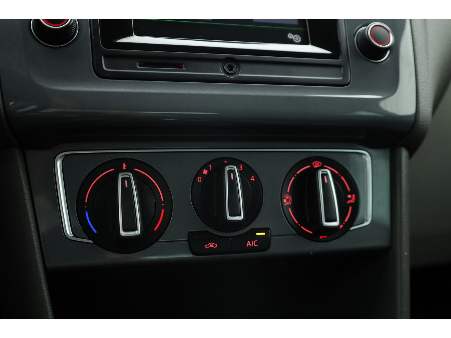 Volkswagen Polo 1.2 TSI First Edition | Airco | Bluetooth | Cruise Control | 16"