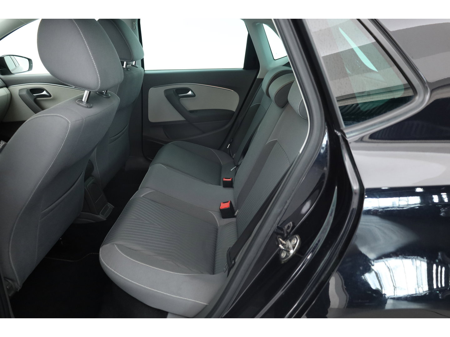 Volkswagen Polo 1.2 TSI First Edition | Airco | Bluetooth | Cruise Control | 16"