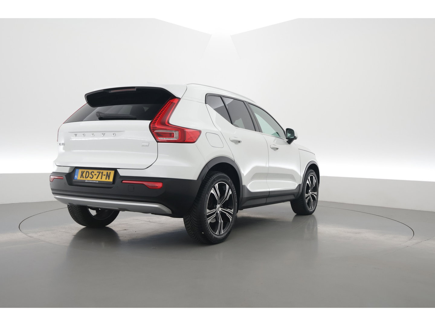 Volvo XC40 1.5 T5 Recharge Inscription | Pilot Assist | Apple CarPlay & Android | Navi |Stoel-Stuurverw. | Achteruitrijcamera | DAB