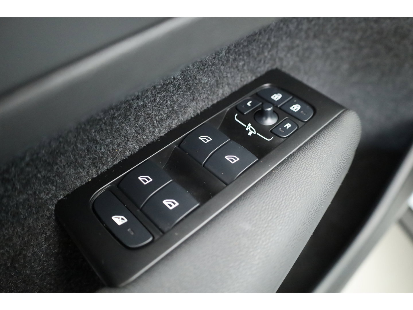 Volvo XC40 1.5 T5 Recharge Inscription | Pilot Assist | Apple CarPlay & Android | Navi |Stoel-Stuurverw. | Achteruitrijcamera | DAB