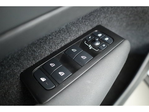 Volvo XC40 1.5 T5 Recharge Inscription | Pilot Assist | Apple CarPlay & Android | Navi |Stoel-Stuurverw. | Achteruitrijcamera | DAB
