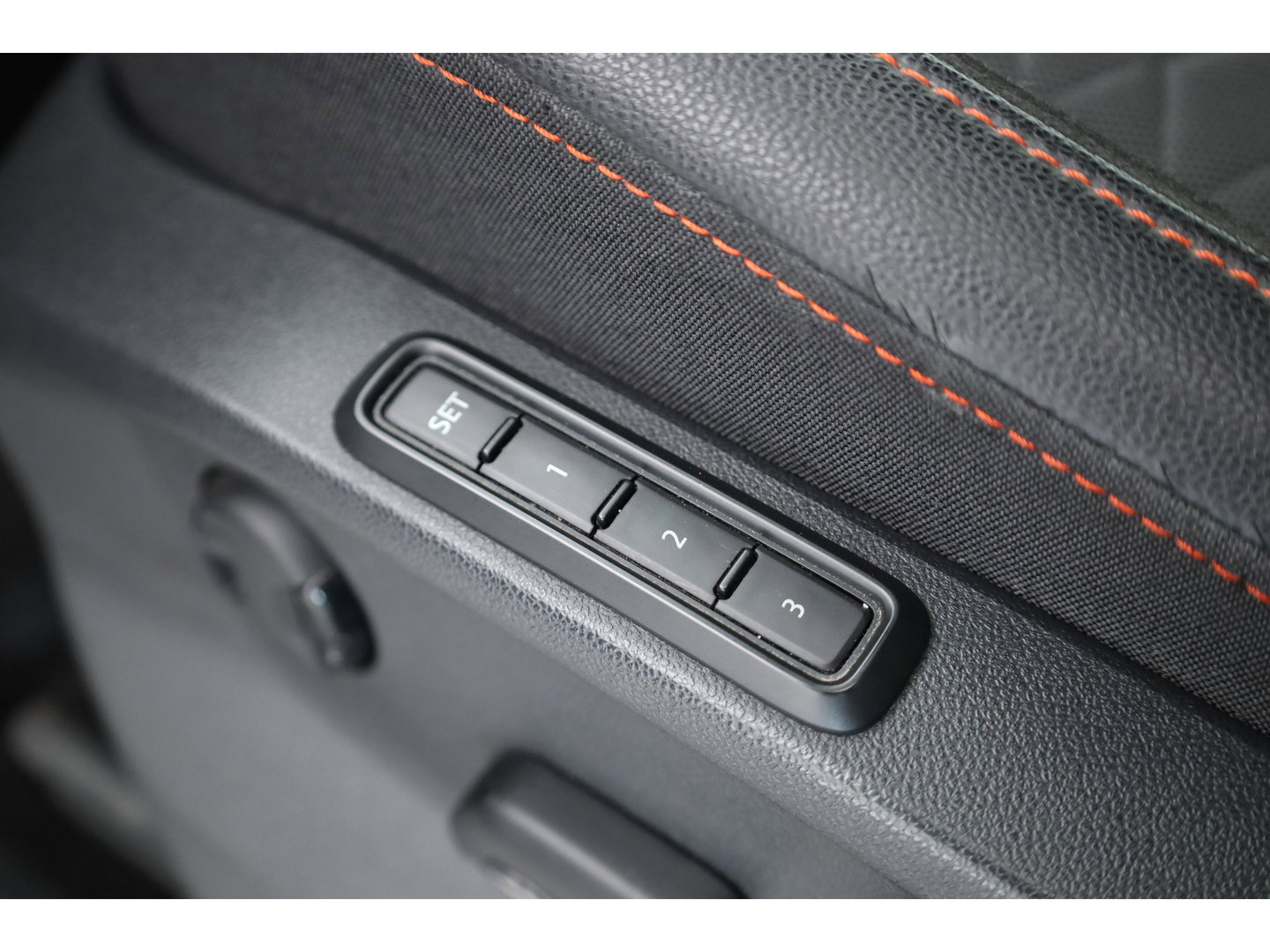 SEAT Tarraco 1.4 TSI e-Hybrid PHEV FR Business Intense | Adapt. Cruise | CarPlay | Memory | Navi | Dodehoek. | Stoelverw. Voor/Achter | 360cam | Stuurverw. |