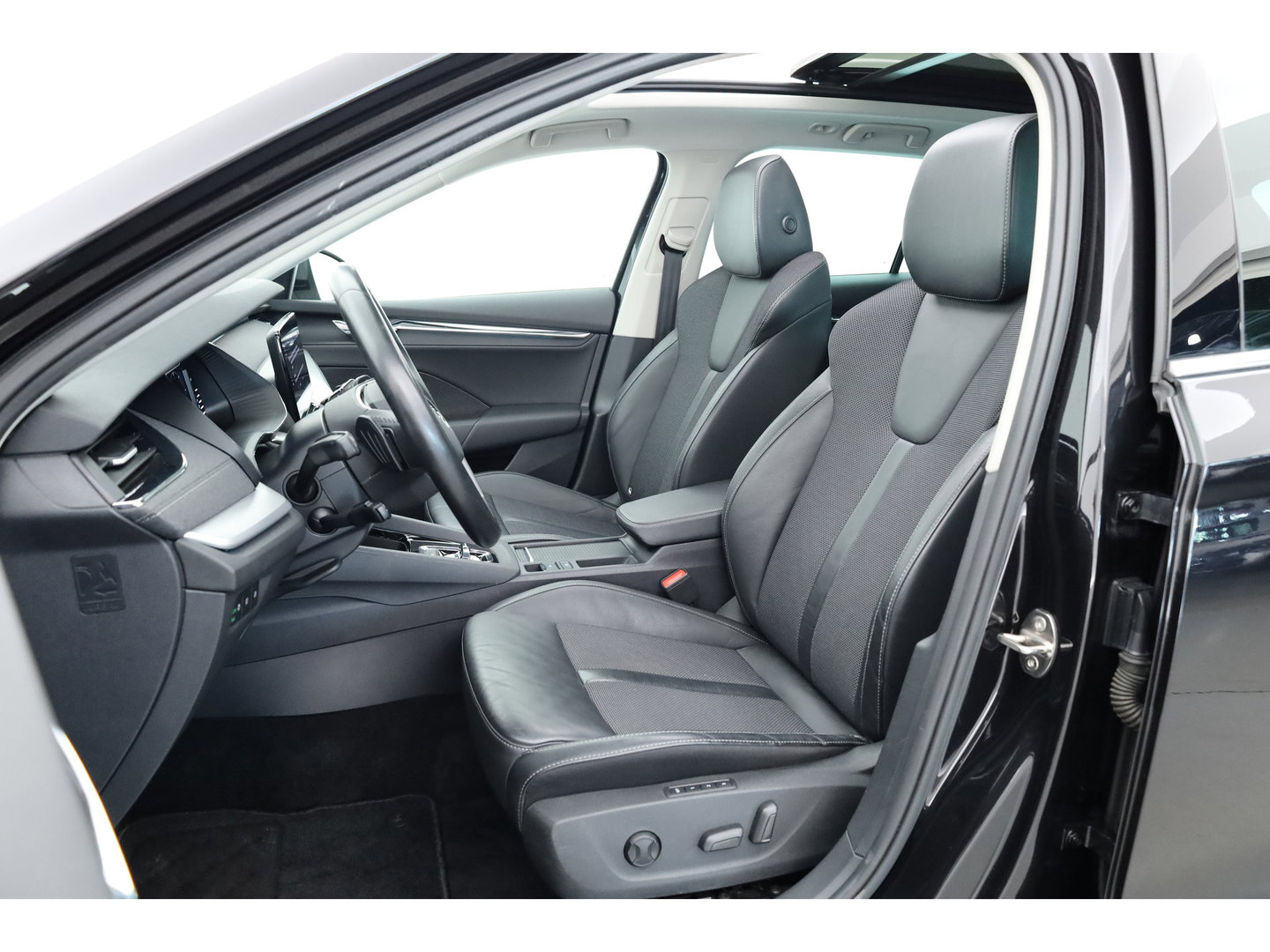 Škoda Octavia Combi 1.4 TSI iV PHEV Business | Adapt. Cruise | Pano | Head-Up Display | Memory |  Apple CarPlay & Android Auto |