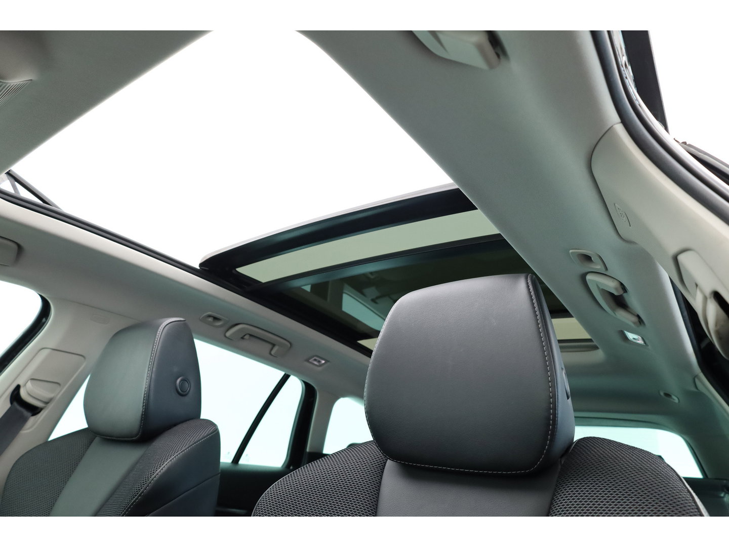 Škoda Octavia Combi 1.4 TSI iV PHEV Business | Adapt. Cruise | Pano | Head-Up Display | Memory |  Apple CarPlay & Android Auto |