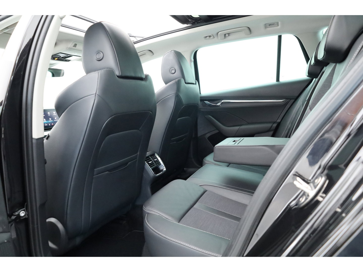 Škoda Octavia Combi 1.4 TSI iV PHEV Business | Adapt. Cruise | Pano | Head-Up Display | Memory |  Apple CarPlay & Android Auto |