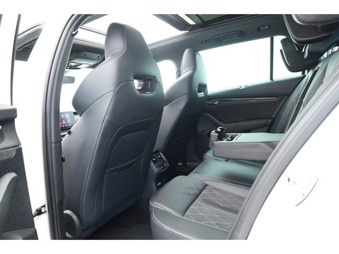 Škoda Octavia Combi 1.4 TSI RS iV PHEV Business | Pano | HUD | Canton Audio | Massage | Elek. Stoelen | Keyless | Camera | Adapt. Cruise